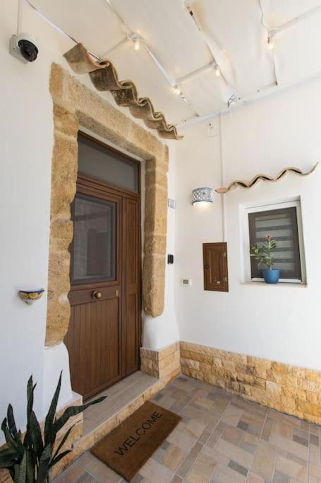 Centro Storico Sciacca - Casa Di Pisa Cortile Termine Villa Buitenkant foto